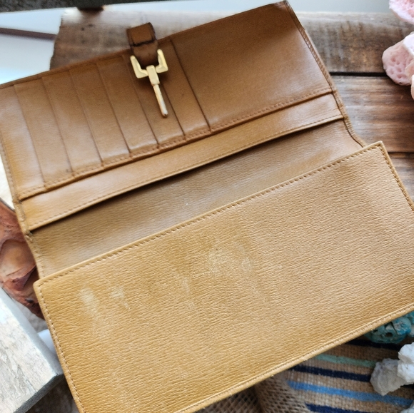 Gucci Vintage Golden Leather Wallet - Picture 5 of 9